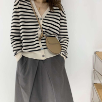 Wool knit cardiovert woman V collar loose sweater Han version retro striped jacket Early autumn new thin outer lap jacket