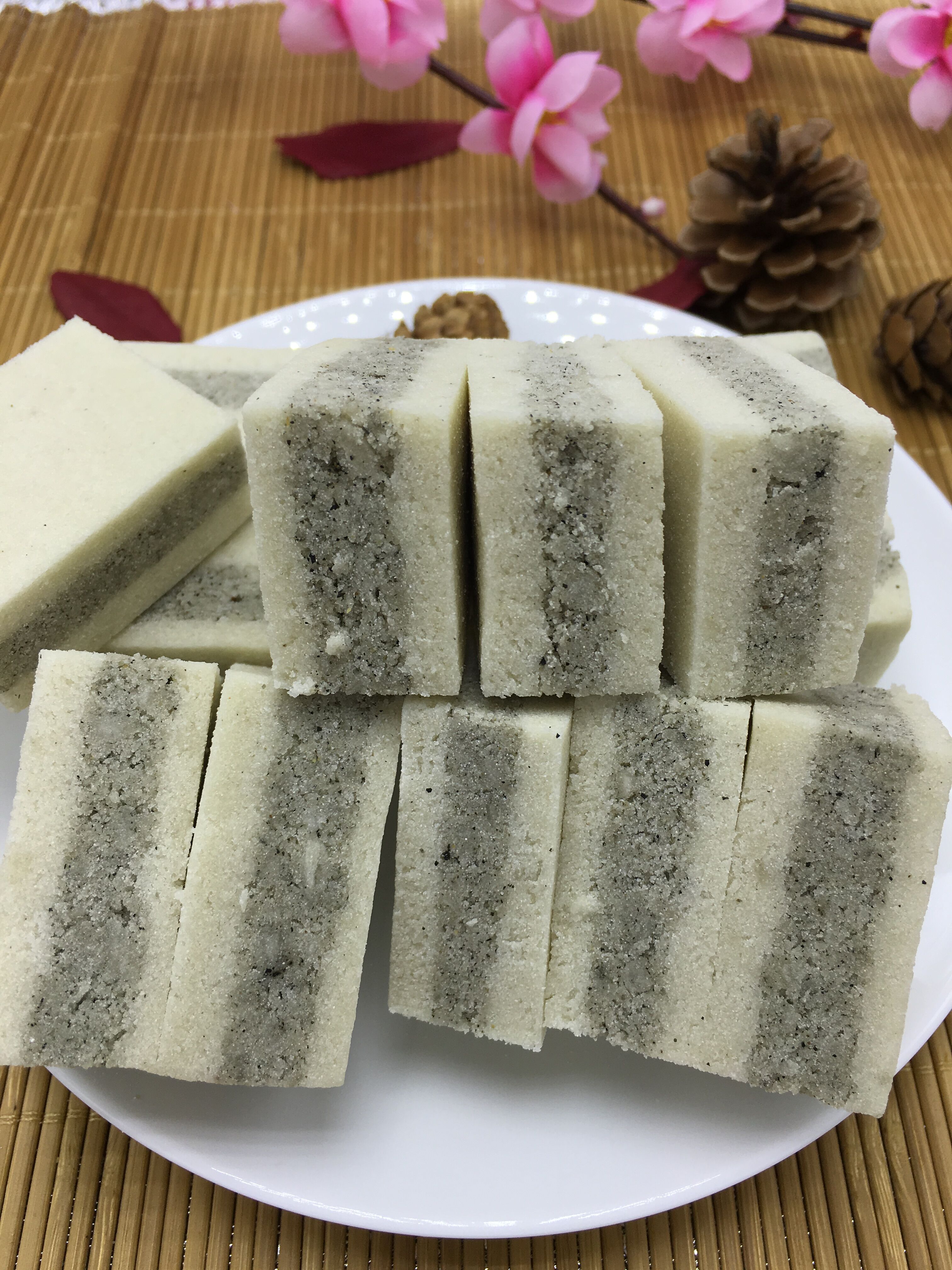 包邮广西特产骑楼城美食纯手工制作芝麻糕甜糯米饼云片糕250g*2袋