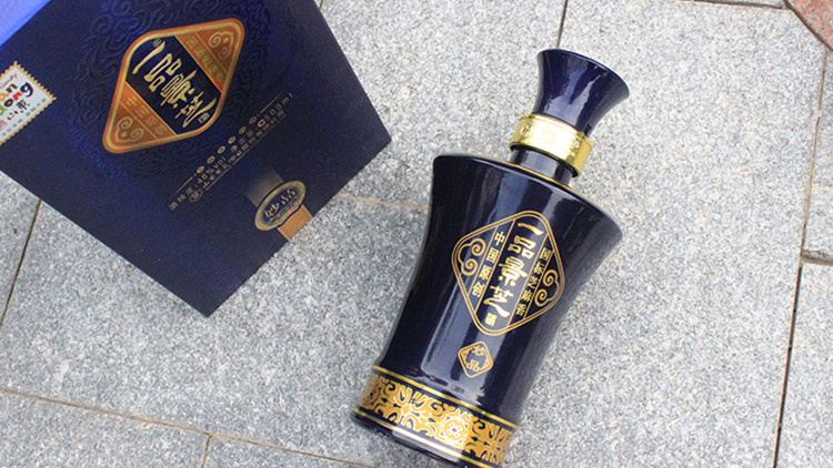 鲁酒经典测评一品景芝妙品46度白酒