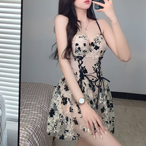 Shi Ke Er 2021 new steel support gathers swimsuit one-piece small chest explosion seaside skirt style chest cover belly swimsuit women