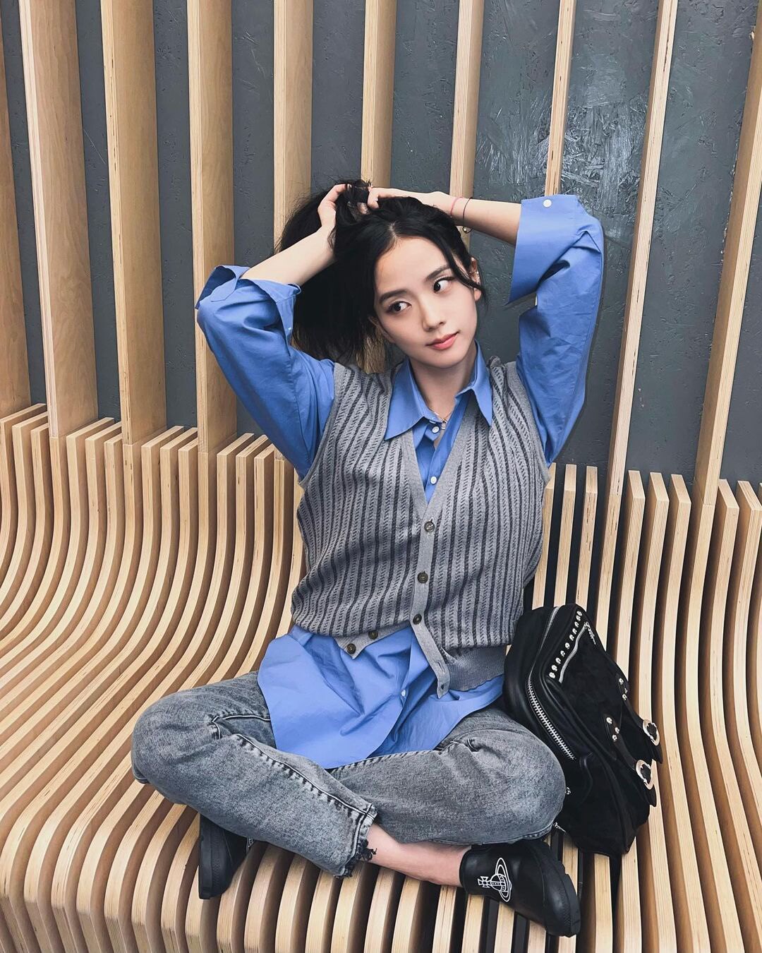 金智秀jisoo同款韩版宽松蓝色长袖衬衫女 灰色v领条纹马甲套装潮 - 17