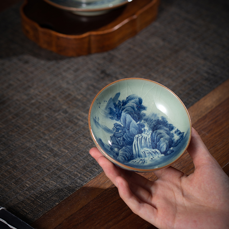 Blue and white hand old clay hat to maintain cup landscape kung fu tea master single CPU high - grade pu 'er cup small tea cups