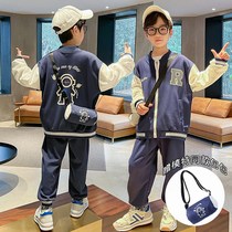 The new fashionable trend of the Korean boy's spring and autumn suit children's spring fried street sports leisure sweater 2022