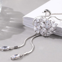 Sweater necklace Joker autumn and winter simple female tide Korean accessories long hanging chain net Red fashion high-end pendant Swan