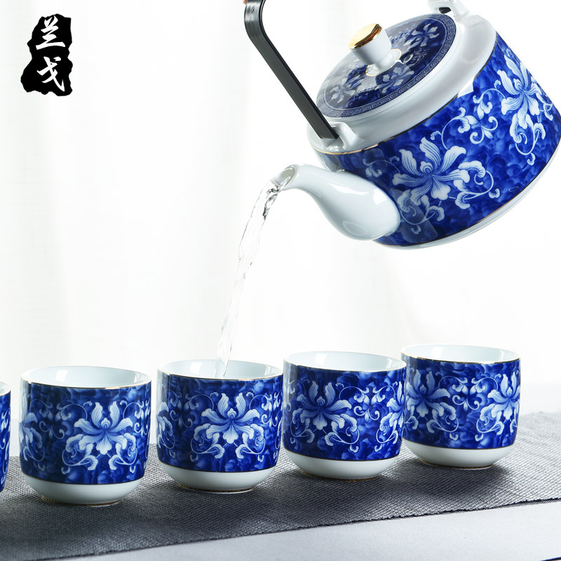 Having blue and white porcelain kung fu tea set suit household hand girder pot of large teapot small gift set of tea cups