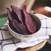 Happy feast non-fried soft waxy purple potato leisure time to a piece