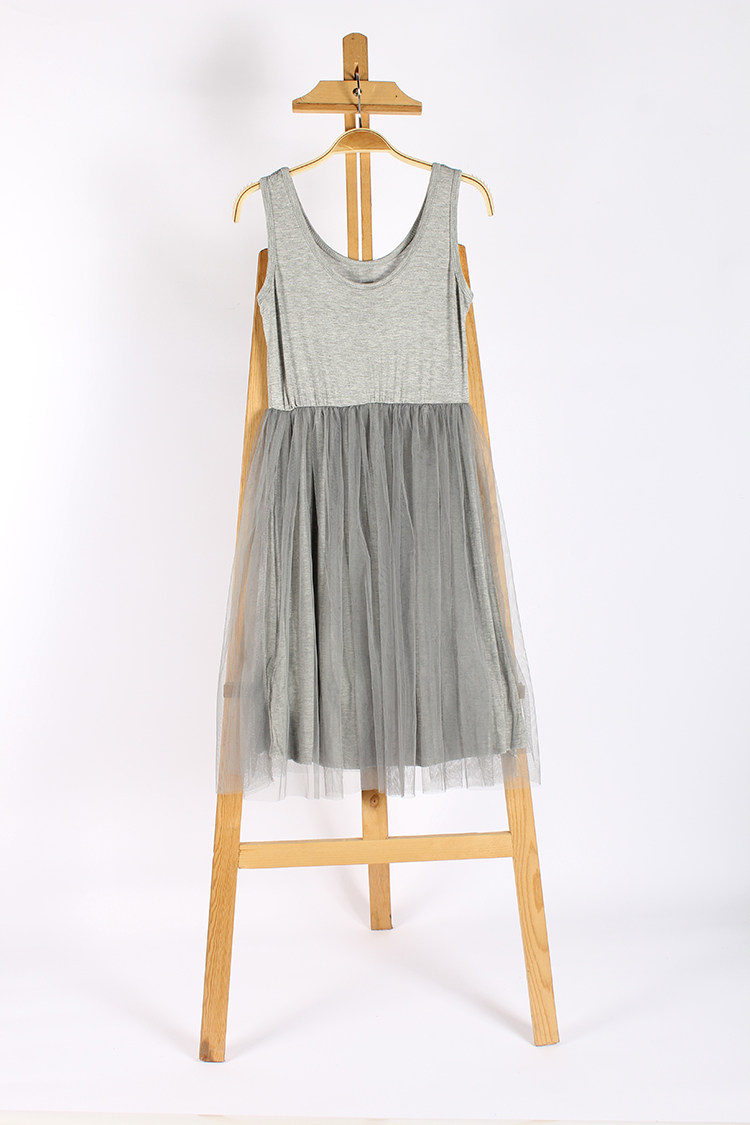 长款内衬和网纱差距在7厘米左右 短款内衬和网纱差距在5厘米左右