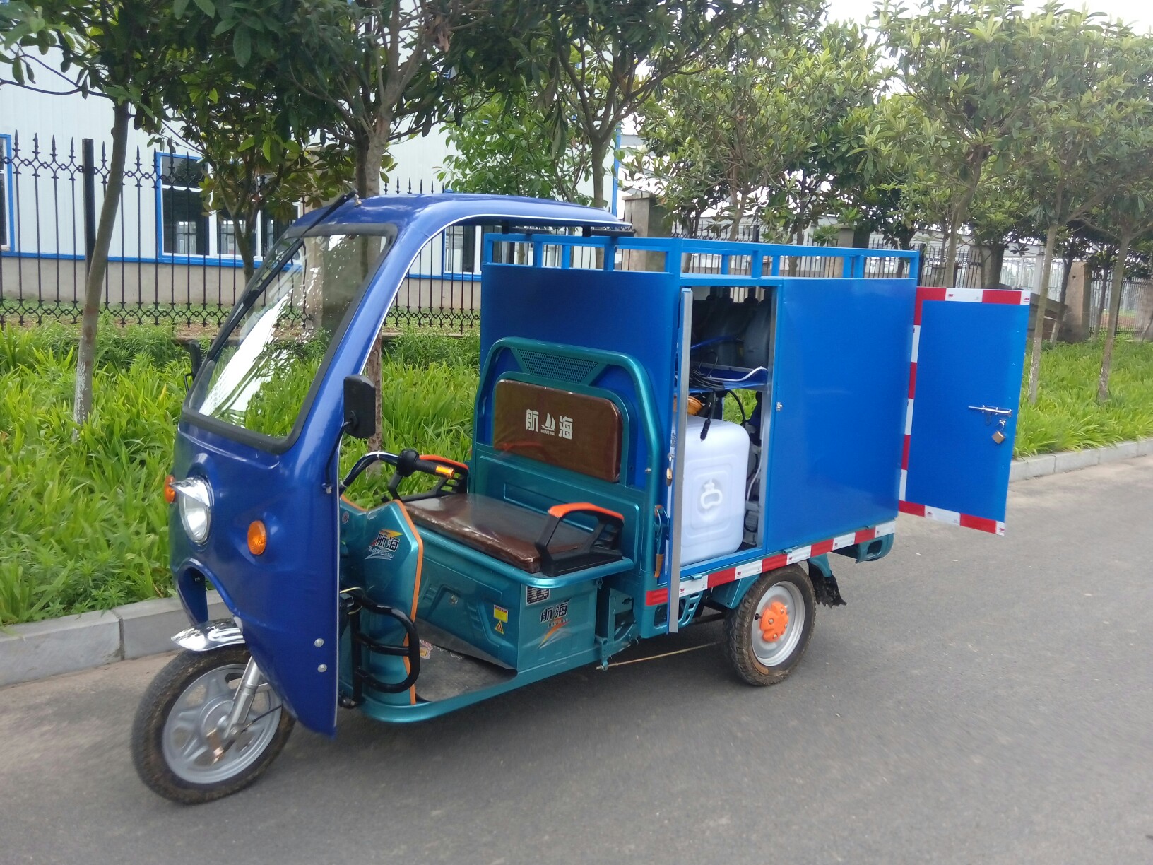 项城市润丰自主洗车机有限公司提供电动三轮车流动上门