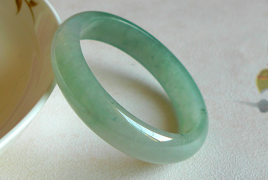 老坑冰糯种浅绿a货翡翠手镯 60.75g