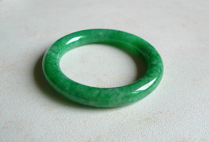 内径54mm老坑冰糯种满绿翡翠圆条手镯 54.36g