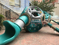 Large-scale outdoor sliding ladder outdoors in kindergarten expands the children's entertainment equipment in Climbing Community Square