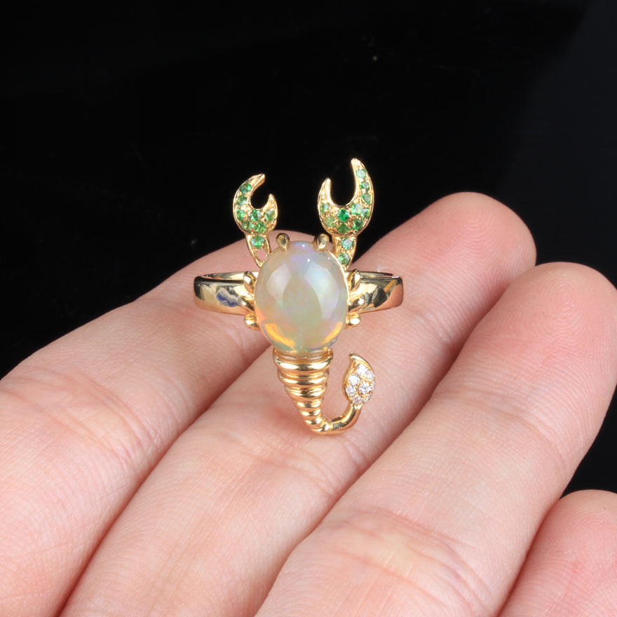 天蝎座蝎子 5.04克天然欧泊配钻石18k金戒指
