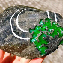 Emerald raw stone Mossicha A goods Haoran Jewelry Two Stores Onsite Live Broadcast Consultation Under single customized processing Dont take selfies