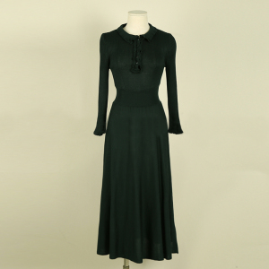 2020 medium length French Hepburn style waist closing long sleeve knitted dress