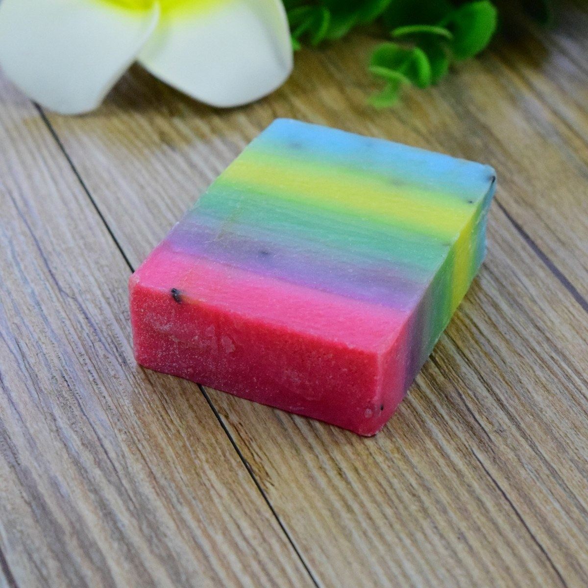 泰国omo美白彩虹皂手工精油纯天然去痘滋润身体去鸡皮全身沐浴