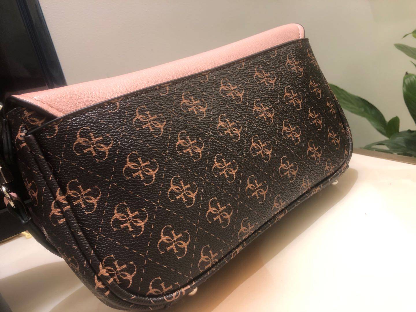 包包女guess腋下包新款盖斯中古老花牛仔提花布法棍包单肩斜挎包