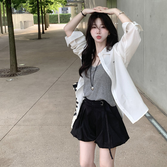 Berry Likes You and Huan Dapang Customized White Embroidered Sunscreen Shirt Cardigan Loose and Versatile Long Sleeve Top
Berry Likes You and Huan Dapang Customized White Embroidered Sunscreen Shirt Cardigan Loose and Versatile Long Sleeve Top
