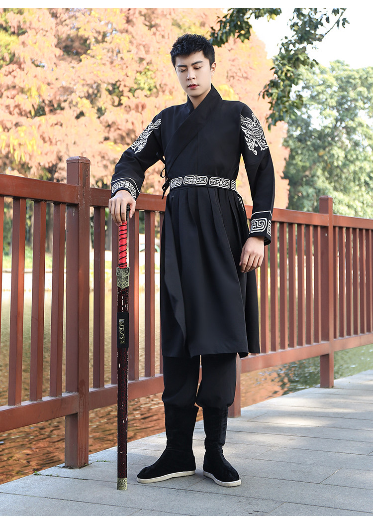 8857实拍 改良男装汉服刺绣花锦衣卫剑客服交领长袍直裾风衣