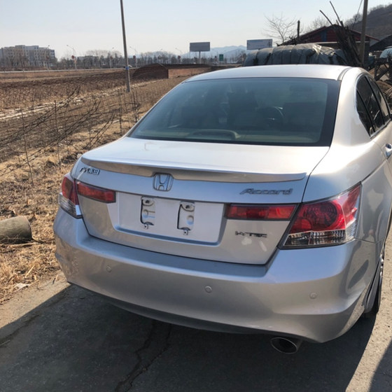 Honda 8 세대 어코드 테일 윙에 특별히 사용 Honda 8 세대 어코드 테일 윙에 특별히 사용