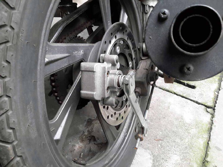 摩友天下跨骑车简单制动好耐用摩托车鼓刹改装后碟刹套件机械泵