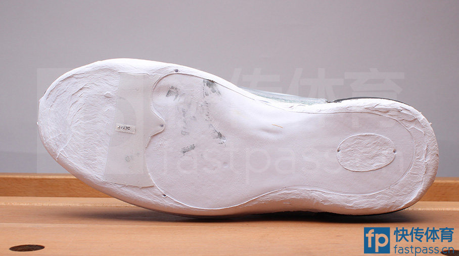 复刻靠补丁?aj12季后赛低帮拆解报告