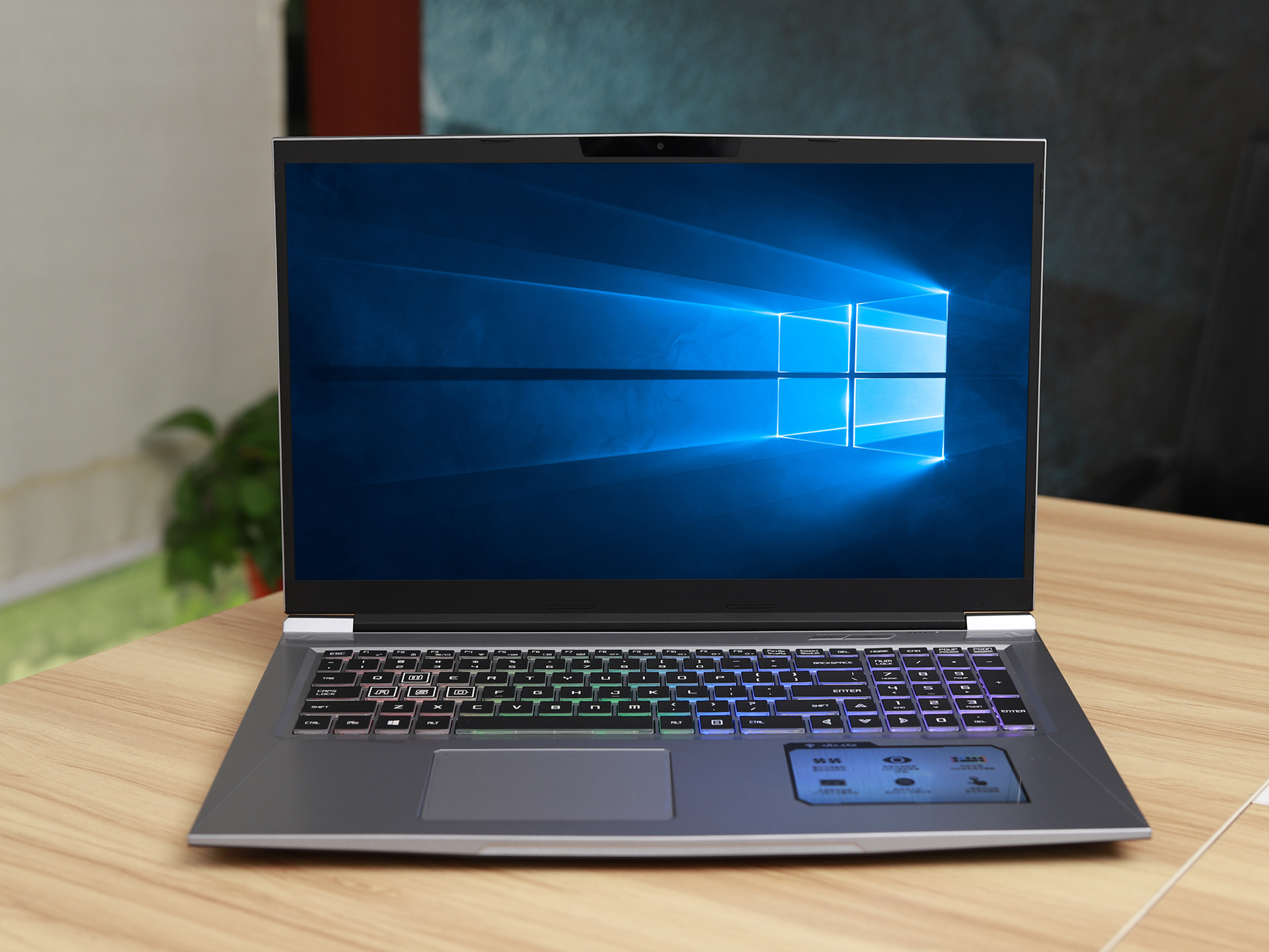 超大的电脑屏幕,给你更好的视觉享受.机械师t90-plus-tci拥有17.