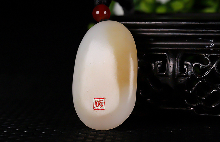 省级玉雕大师【文军】作品 和田玉白玉贵妃醉酒挂件38.