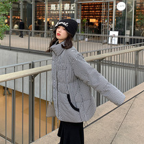 (Huchu Beautiful Kaleido) Fashion foreign air black-and-white plaid down clothes Winter new design senses jacket woman