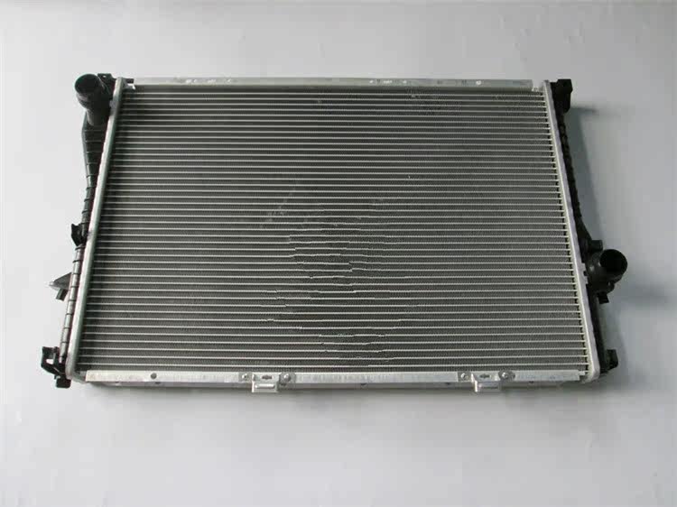 宝马5系e39水箱 520i 523i 525i 528i 530i水箱冷凝器 冷却器水箱