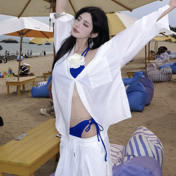 Beautiful three-dimensional flower Klein blue bikini white old money shirt wide-leg pants vacation hot spring sexy swimsuit women
Beautiful three-dimensional flower Klein blue bikini white old money shirt wide-leg pants vacation hot spring sexy swimsuit women