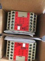 Safety Relay G9SA-EX301 301 501 321-T075 T15-P G9S-2001 2