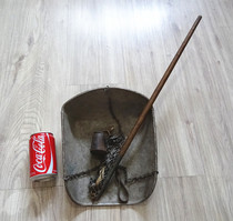 Old plate scale steelyard old iron right weighing Manchukuo joint type aluminum plate wooden pole weighing ten kilograms of physical photo