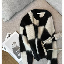 Sweater womens 2021 fall new Korean version of round collar black and white checkered with a small crowd of loose and reduced-age blouses