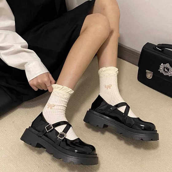 진짜 가죽 여자 신발 2025 스프링 뉴 블랙 특허 가죽 메리 제인 어린이 두꺼운 영국식 영국 스타일 싱글 신발 진짜 가죽 여자 신발 2025 스프링 뉴 블랙 특허 가죽 메리 제인 어린이 두꺼운 영국식 영국 스타일 싱글 신발