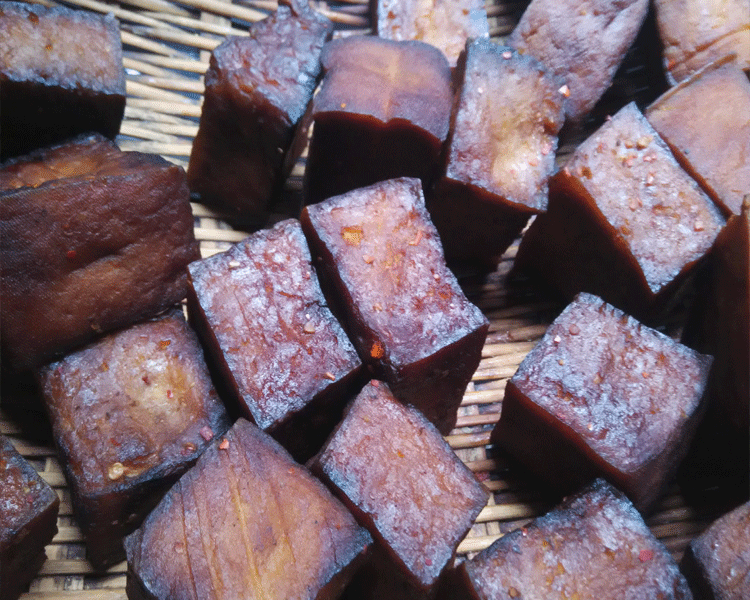 2017新品陕西安康镇坪特产传统手工制作柴火烟熏豆干干豆腐500克