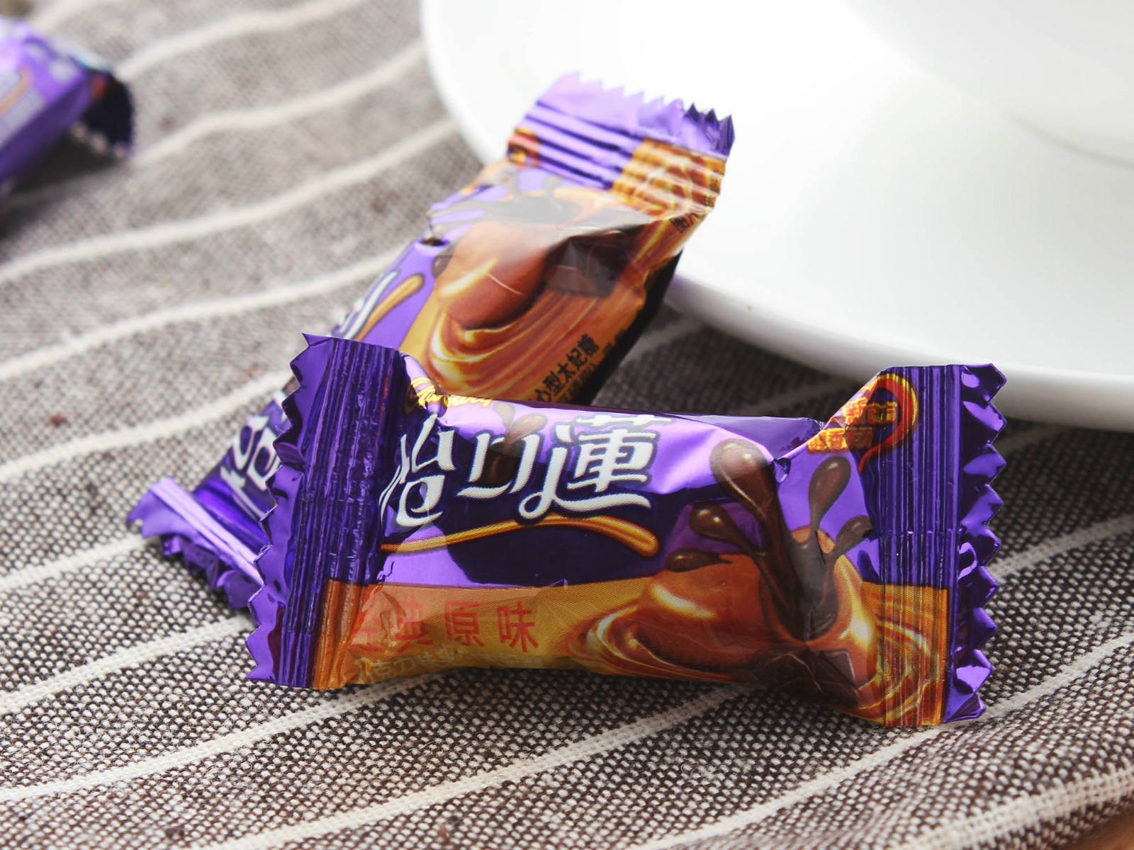 布置超甜婚房糖果可是必不可少的哟