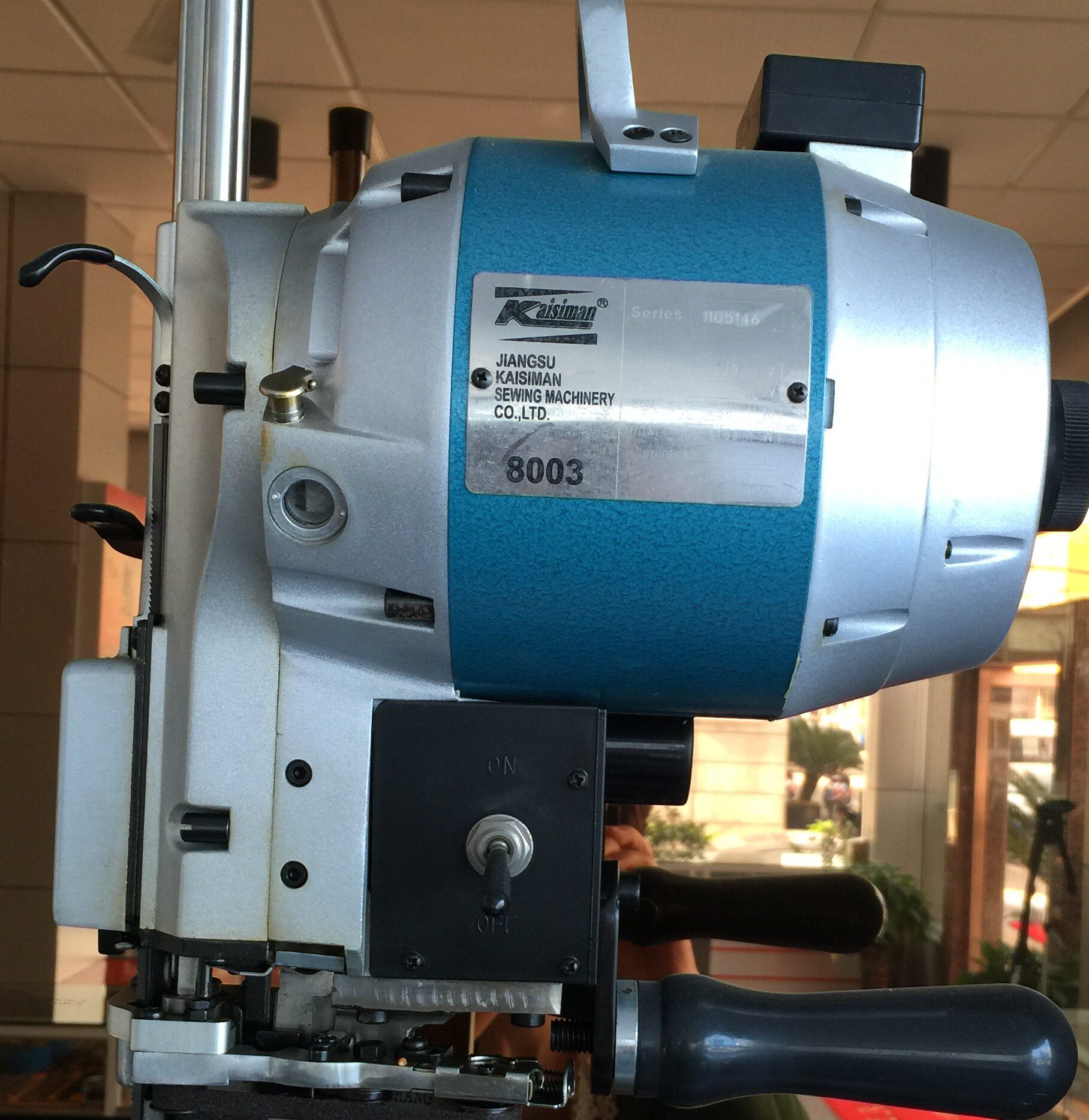 正品凯斯曼1168w厚料自动磨刀裁剪机电剪刀切布机裁布刀热销