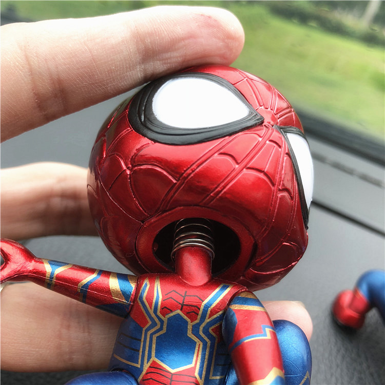 Sáng tạo đồ trang trí xe lắc đầu Spider-man dễ thương búp bê trang trí xe phim hoạt hình xe phụ kiện xe hơi nguồn cung cấp xe