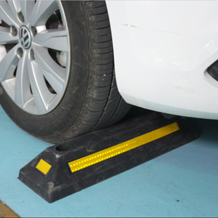 汽车库停车位挡车器阻车器车轮定位器橡胶橡塑止退防撞地挡限位器