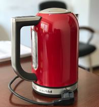 European import kitchenaid 5KEK1722 series electric kettle 1 7 liters without transformers KA electric kettle