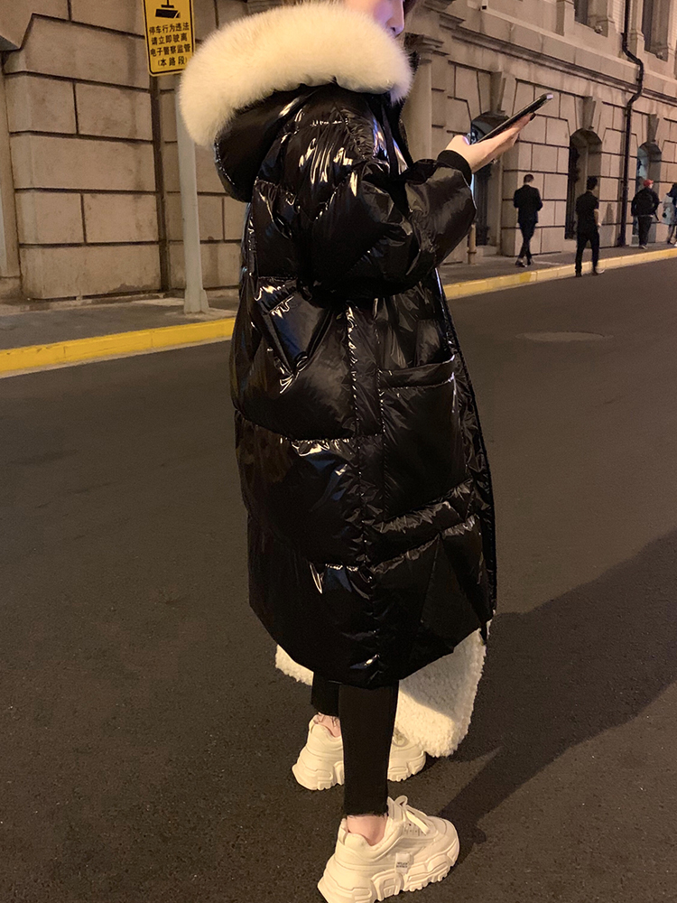 中长款亮面羽绒服太有型,保暖又时尚10