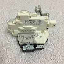 Suitable for Audi A6LC6 door lock block A4B7 door lock block front and rear left and right door locker central control lock block
