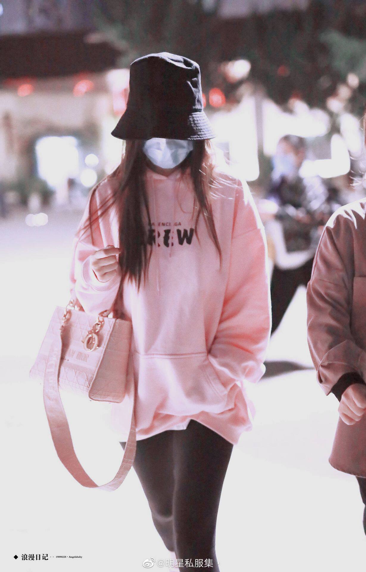 欧阳娜娜杨颖baby同款连帽卫衣女加绒加厚粉色套头宽松上衣女ins