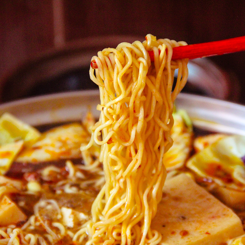 陕西特产砂锅火锅麻辣烫拌面方便面32袋整箱清真油炸干吃面饼泡面