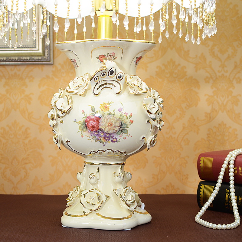 European ceramic desk lamp retro luxurious sitting room adornment bedroom sweet creative fashion bedside lamp decoration furnishing articles