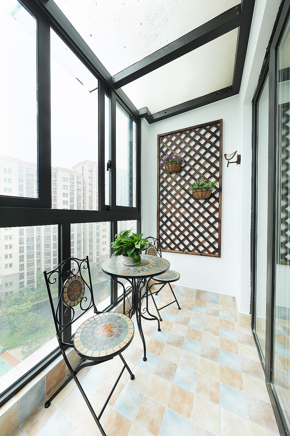 阳台铝合金门窗图片 经典美式装修效果图