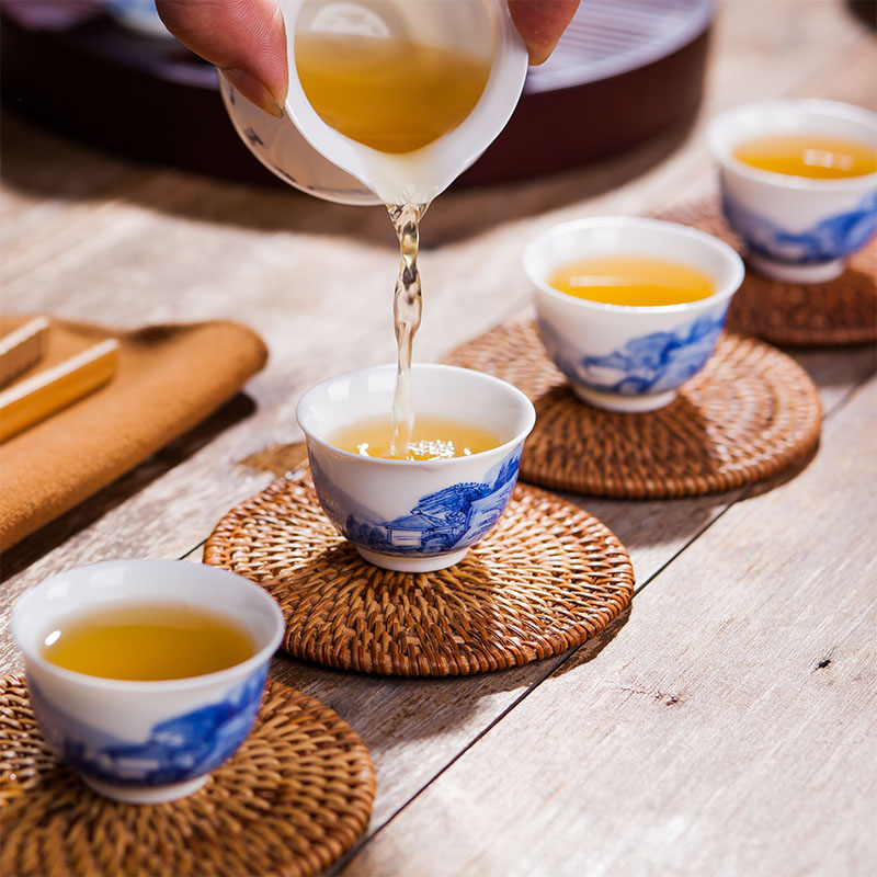 Jingdezhen ceramic hand - made tea set 6 people household kung fu tea tea set of blue and white porcelain tea cups of a complete set of the teapot