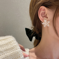 Korean temperament hand tie rhinestone flower earrings 2021 New Tide high-grade earrings light luxury East Gate earrings