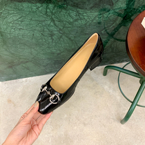 (sheii Su Yinyin) Monai impression ~ retro horse buckle square head shallow thick middle heel single shoes female commuter shoes