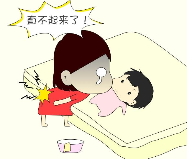 这种姿势给宝宝换尿布很危险!